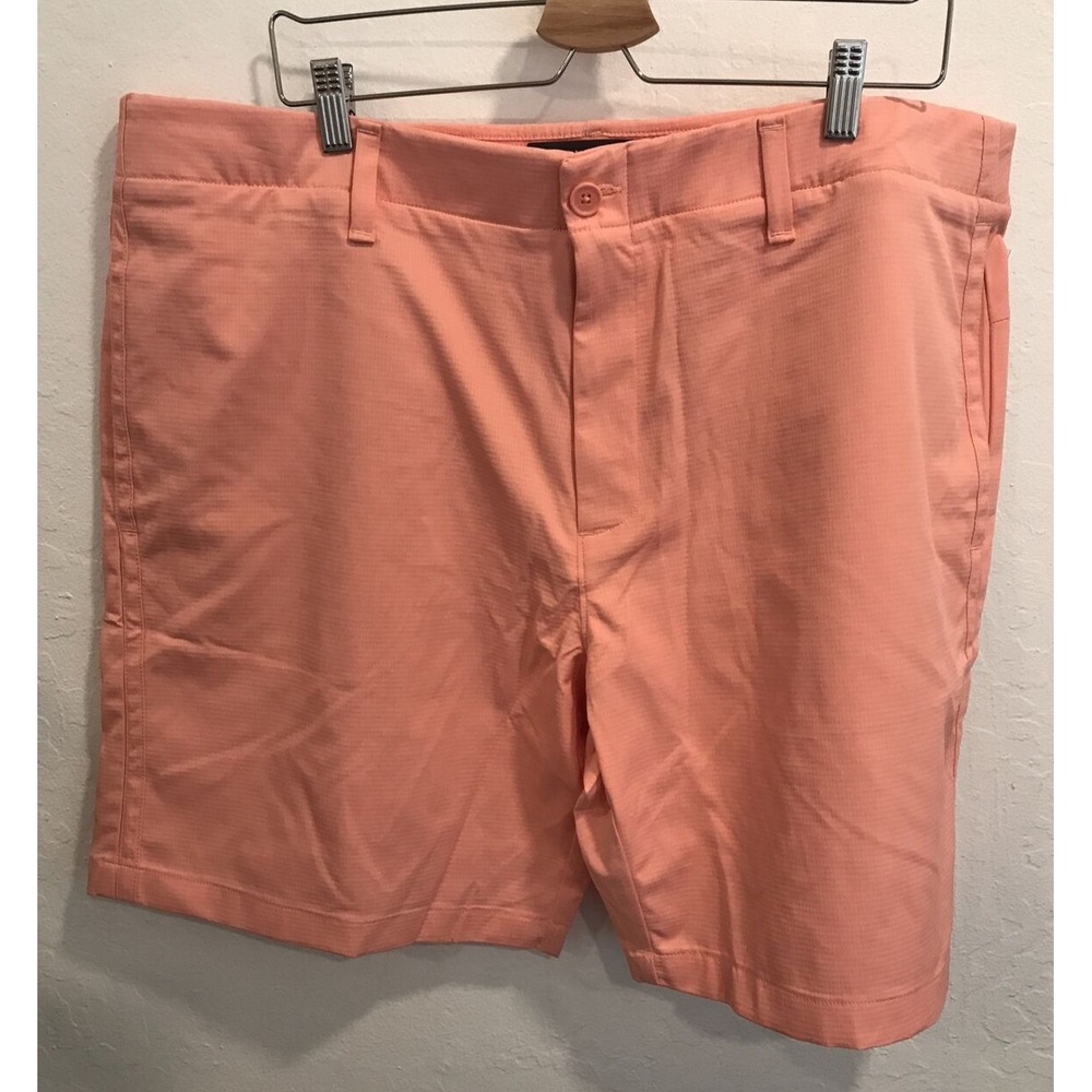 Under Armour UA Iso-Chill Airvent Golf Shorts 9" Mens Size 42 Pink 1370084-981